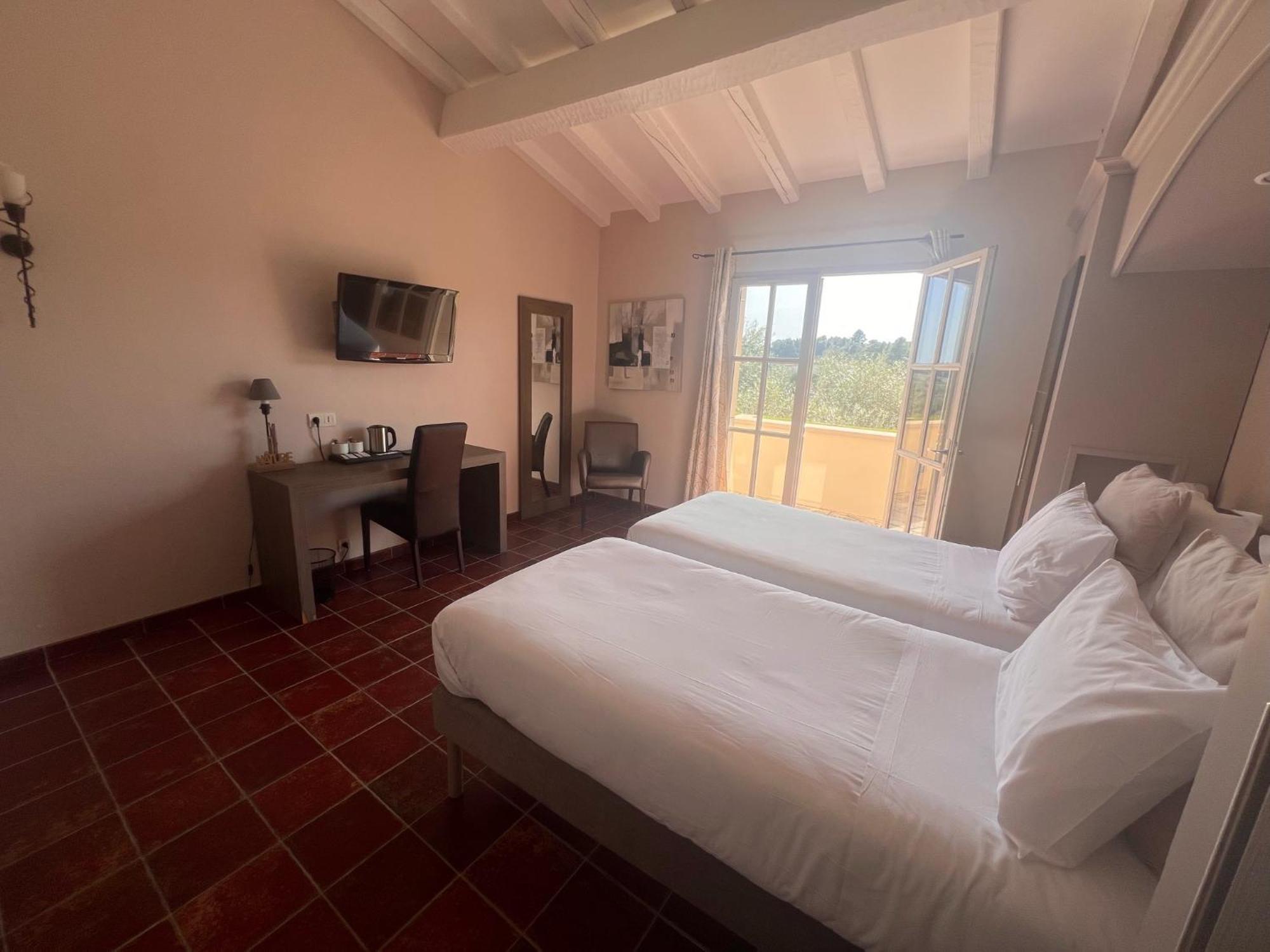 Logis Hotel Restaurant La Bergerie Aragon Exterior foto