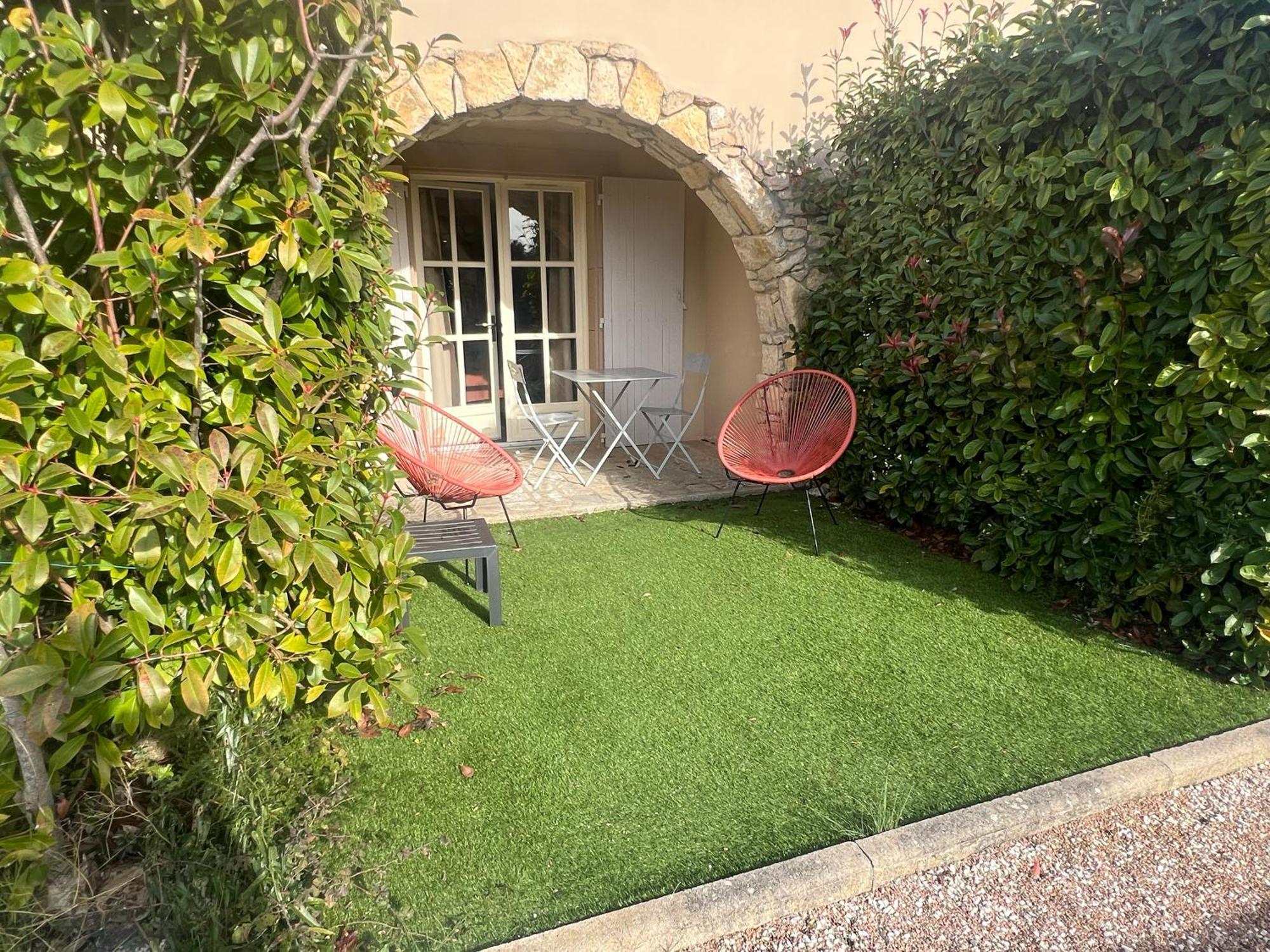 Logis Hotel Restaurant La Bergerie Aragon Exterior foto